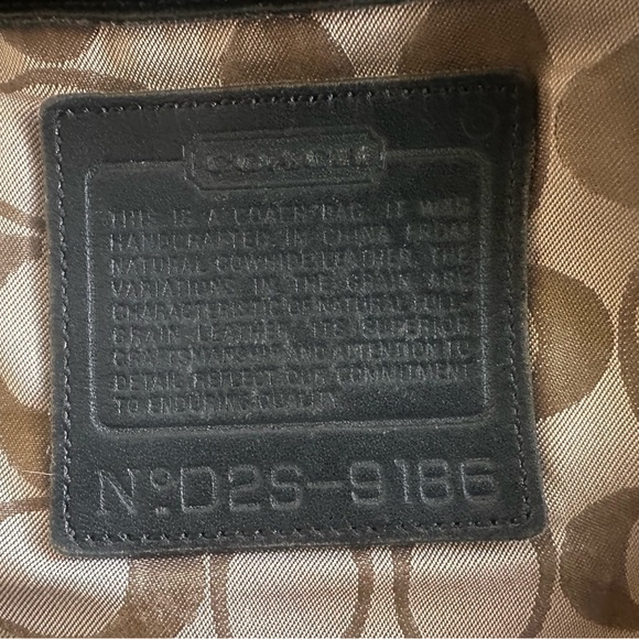 COACH Authentic vintage black leather bucket shoulder bag silver/chrome buckles - Picture 3 of 5